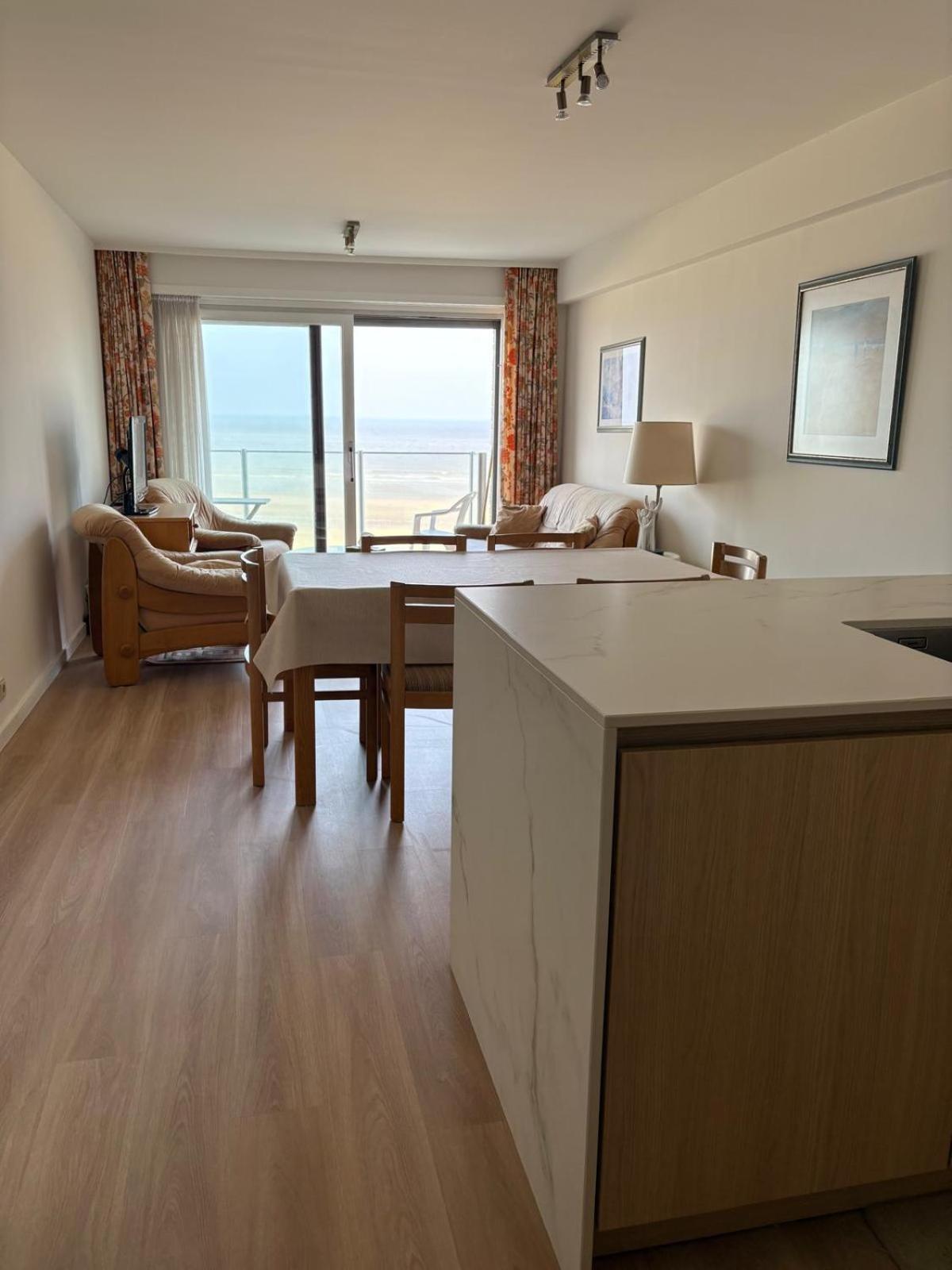 Seagull, Ruim En Volledig Vernieuwd Appartement Met Zeezicht In Westende Middelkerke Εξωτερικό φωτογραφία